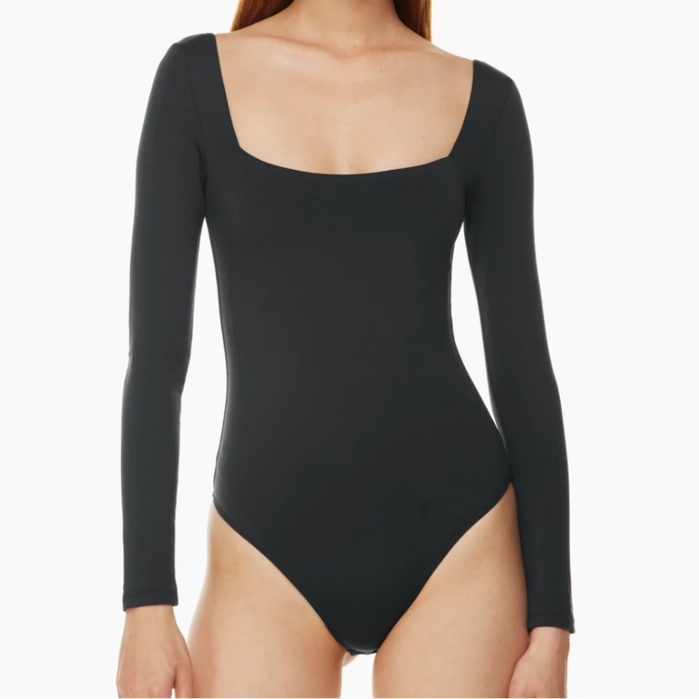 Aritzia Contour Squareneck Longsleeve Bodysuit